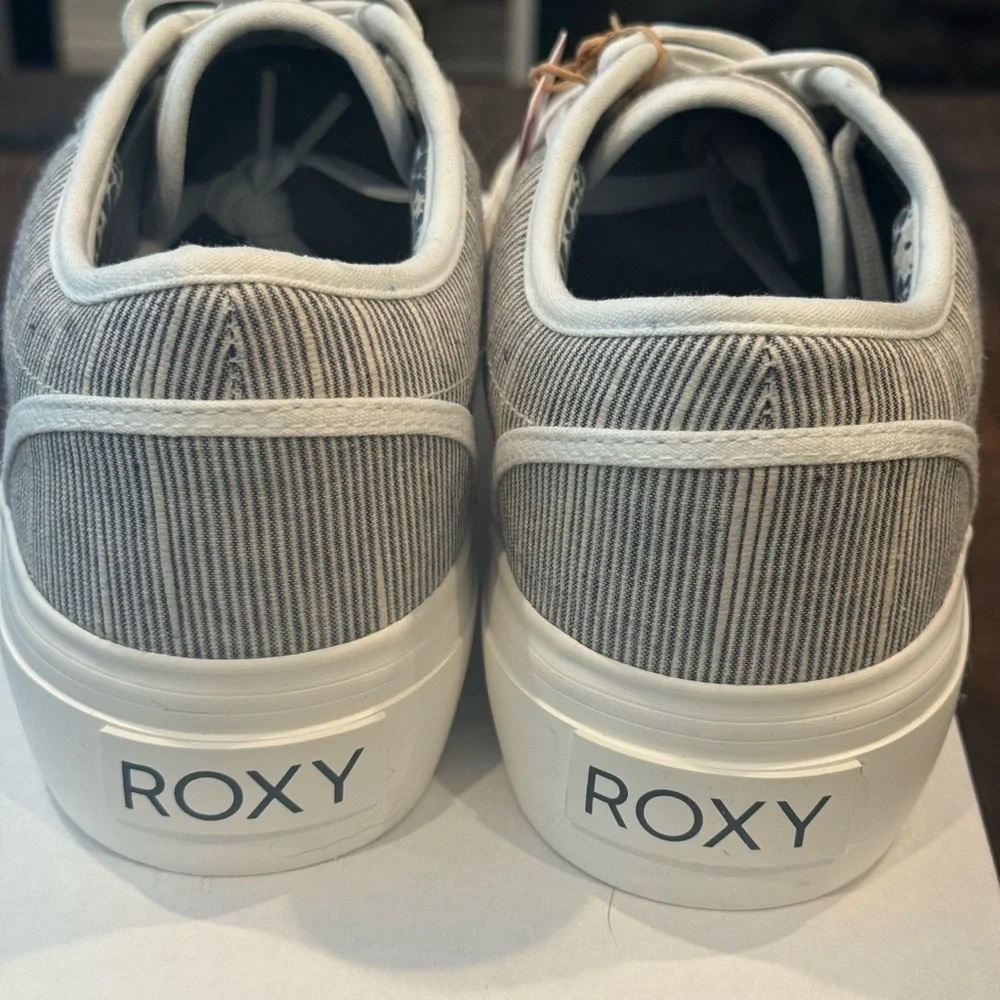 Roxy Cruizer Platform Sneaker